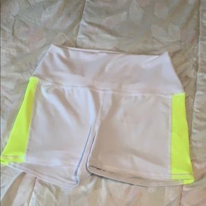 Stretchy shorts bright yellow and white